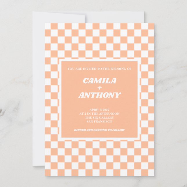 Peach Fuzz White Checkered Gingham Pattern Wedding Einladung (Vorderseite)