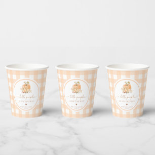 Peach Gingham Fall Ein kleiner Kürbis ist unterweg Pappbecher