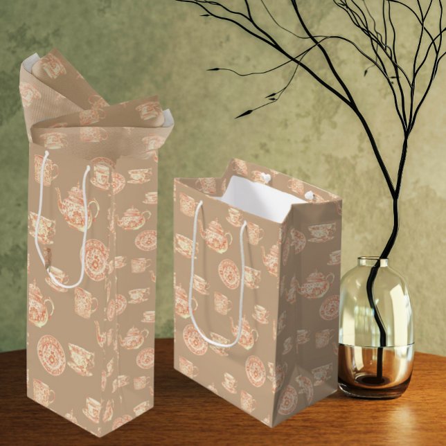  Peach White Ecru Chinoiserie Teapots Cups Mittlere Geschenktüte (Peach chinoiserie dishes on ecru background)