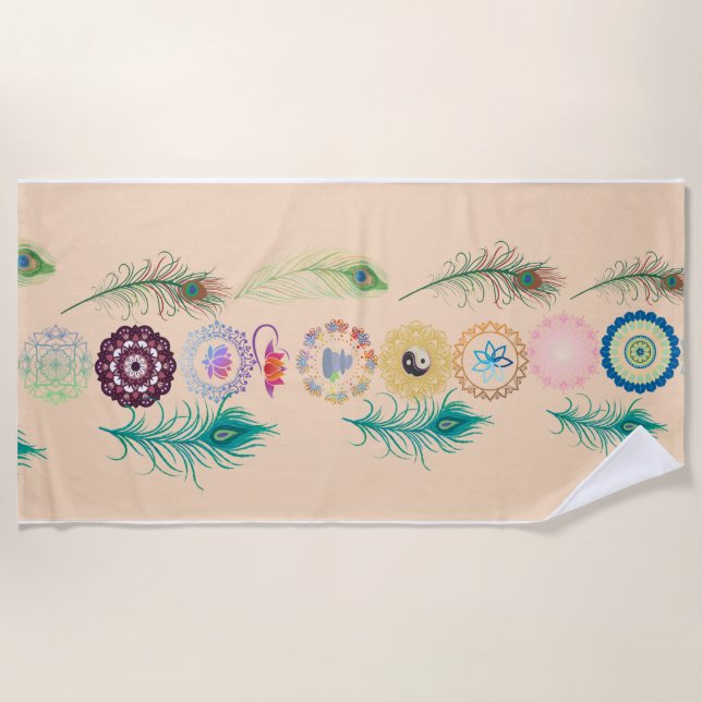Peacock Feather Serenity: Mandala Beach Towel Strandtuch (Vorderseite)