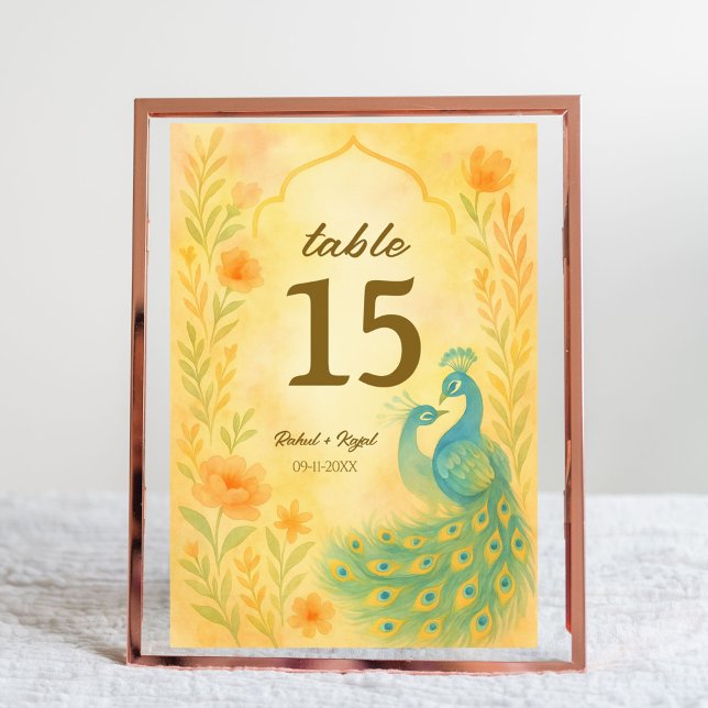 Peacock Floral Indian Wedding Tischnummer Card (Von Creator hochgeladen)