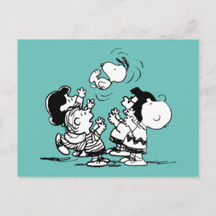 Peanuts Gang Lifting Snoopy Postkarte