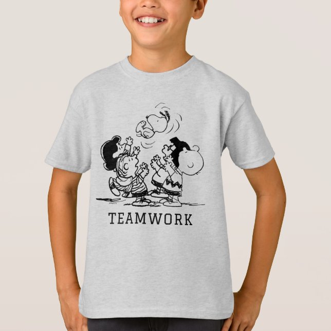 Peanuts Gang Lifting Snoopy T-Shirt (Vorderseite)