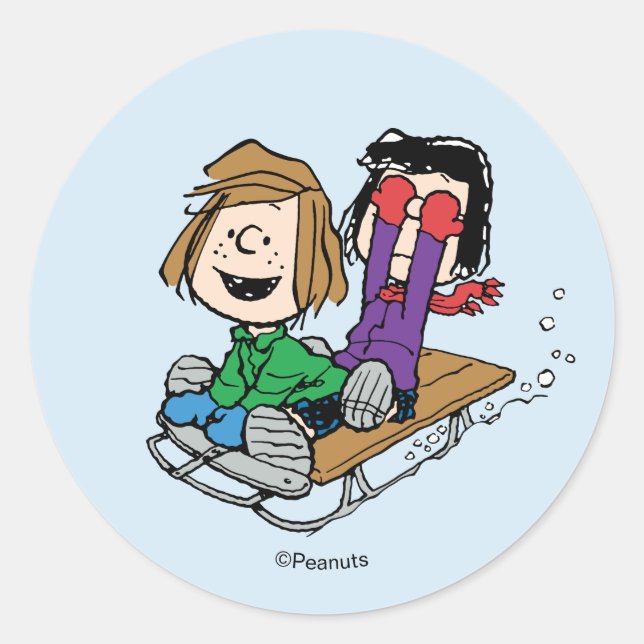 Peanuts | Peppermint Patty & Marcie Sled Riding Runder Aufkleber (Vorderseite)