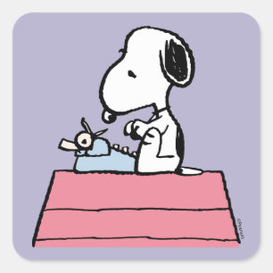 Peanuts Snoopy an der Schreibmaschine Quadratischer Aufkleber