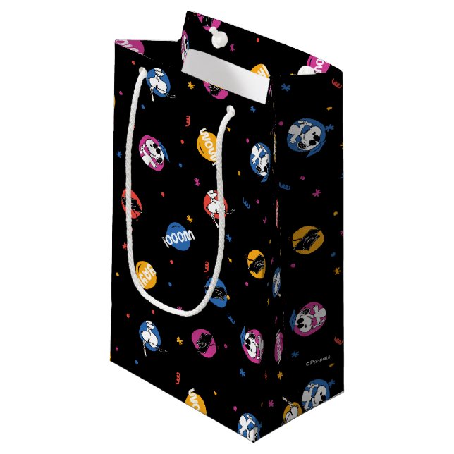 Peanuts Snoopy Graduation Celebration Pattern Kleine Geschenktüte (Vorderseite Schrägansicht)