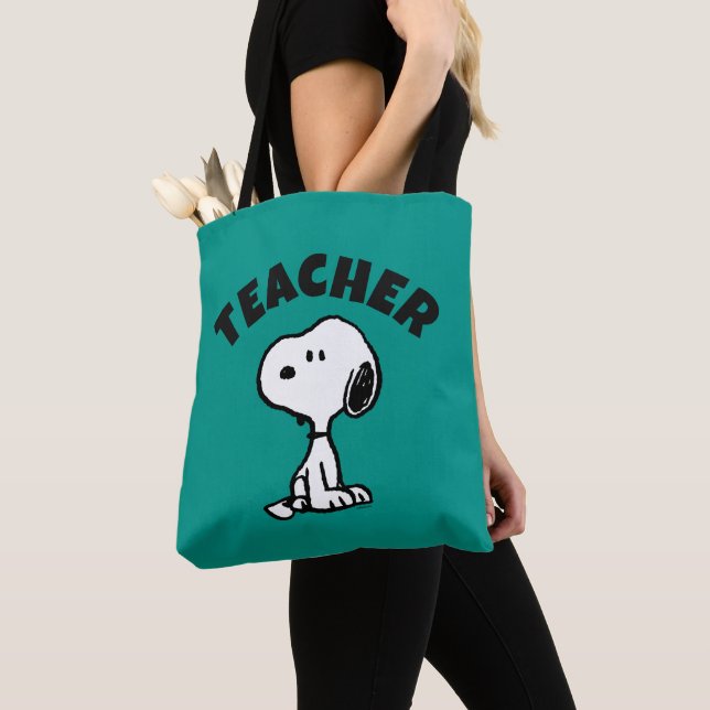 Peanuts | Snoopy Turns Teacher (Von Nahem)