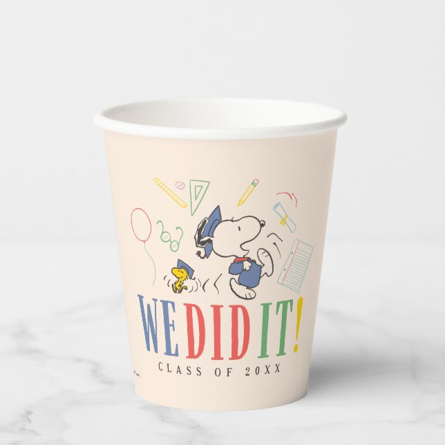 Peanuts Snoopy Woodstock We Did It Graduation Cap Pappbecher (Vorderseite)