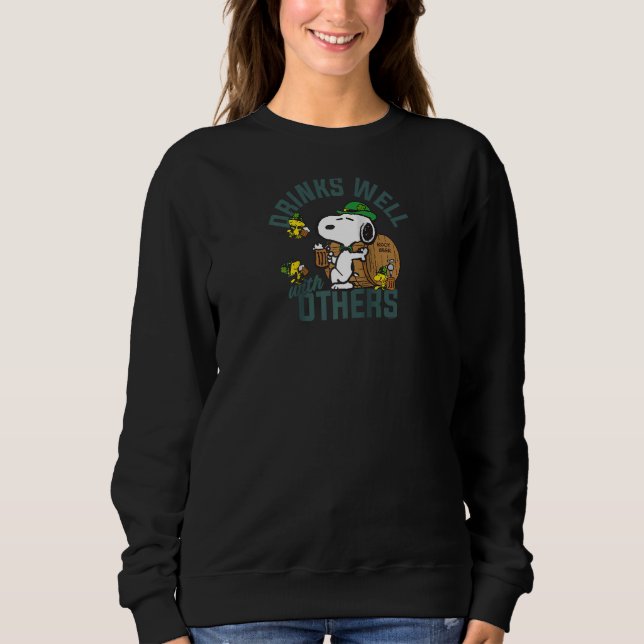 Peanuts St Patrick's Day Drinks gut mit anderen R Sweatshirt (Vorderseite)
