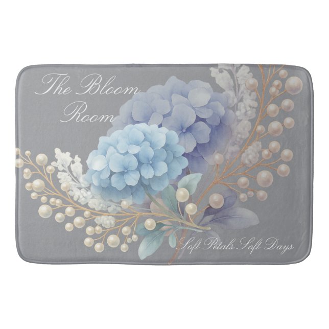 Pearl Blush Powder Blue Hydrangea Wasserfarbe Badematte (Vorderseite)