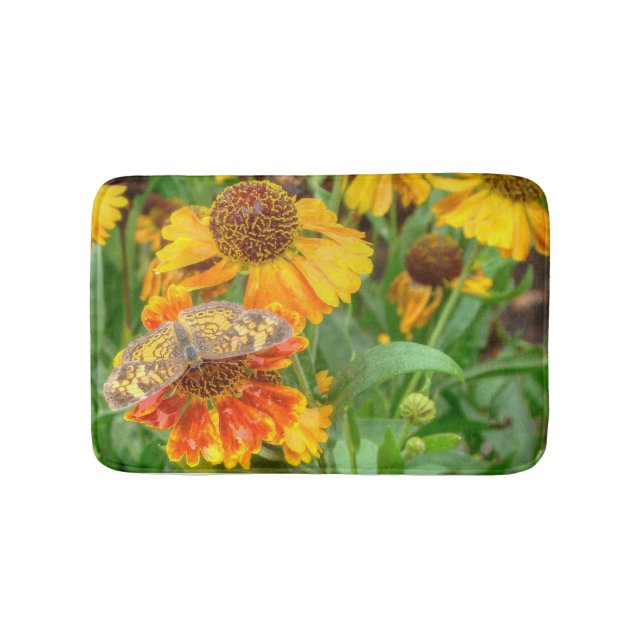 Pearl Crescent Butterfly auf Sneezeweed Badematte (Vorderseite)