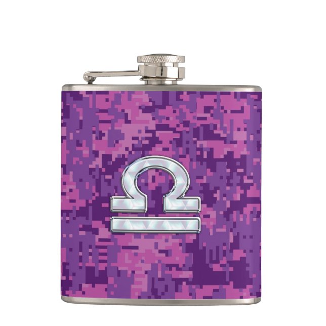 Pearl Libra Zodiac Sign auf Fuchsia Digital Camouf Flachmann (Vorderseite)