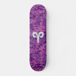 Pearl Like Aries Symbol auf Pink Digital Camouflag Skateboard