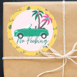 Peeking Tropical Christmas Teal Konverble Runder Aufkleber<br><div class="desc">Feiern Sie die festliche Urlaubssaison mit unserem lustigen, tropischen, festlichen und farbenfrohen Urlaub auf den Etiketten der Aufkleber. Unser lustiges, festliches und tropisches Weihnachtsdesign besticht durch ein lustiges, aquamarines Cabrio-Auto mit Palmen, die mit Weihnachtsbeleuchtung dekoriert sind. Die Worte ohne Pinkeln sind in diesem lustigen, festlichen topischen Design integriert. Der Hintergrund...</div>