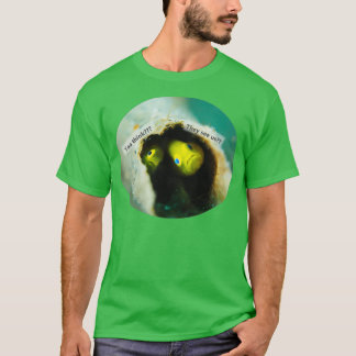 Peeping bei em fish T-Shirt