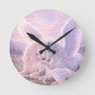 Pegasus-Familie – Sanfte Pastell-Fantasie-Leinwand Runde Wanduhr
