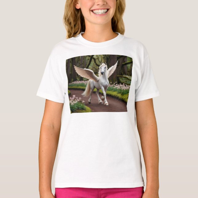 Pegasus Filly auf dem Waldweg T-Shirt (Vorderseite)