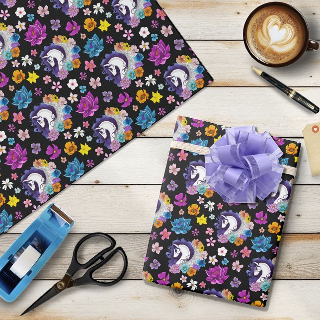 Pegasus Schwarze Blüten Geschenkpapier (Von Creator hochgeladen)