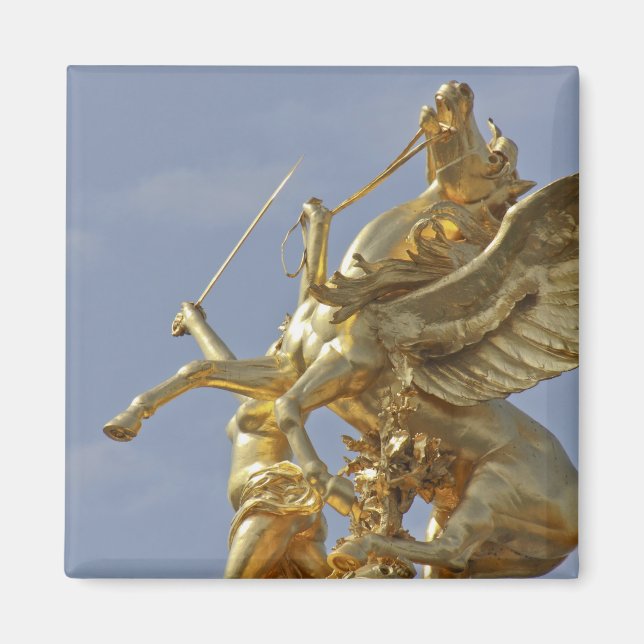 Pegasus statue at the Brücke Alexander III. Magnet (Vorne)