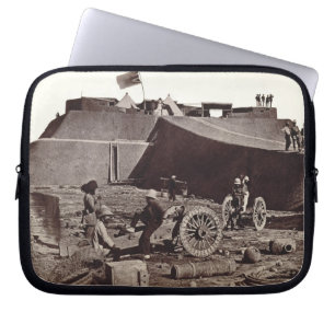 Pehlang Fort, 1860 (Albumensilberdruck) Laptopschutzhülle