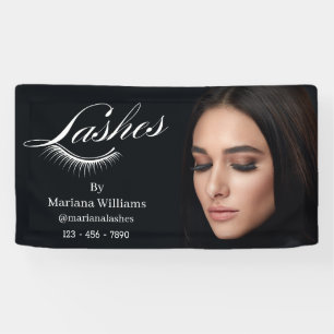 Peitschen, modernes Schönheitssalon mit schwarzem Banner
