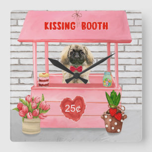 Pekingese Dog Valentine's Day Kissing Booth Quadratische Wanduhr