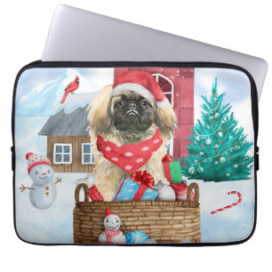 Pekingese Hund im Schnee Weihnachtshaus Laptopschutzhülle