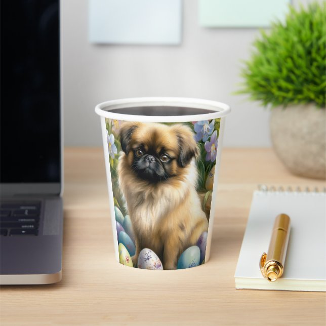 Pekingese Hund mit Ostereiern Urlaub Pappbecher (InSitu)