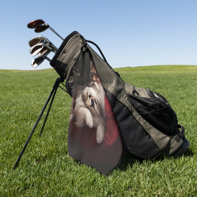 Pekingese mit dem Weihnachtsmann Weihnachten Golfhandtuch (Gras)