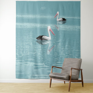 Pelican Couple Paddle auf Calm Aqua Water Wandteppich