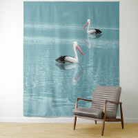 Pelican Couple Paddle auf Calm Aqua Water
