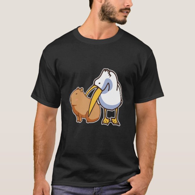 Pelican Eating Capybara Capibara T-Shirt (Vorderseite)