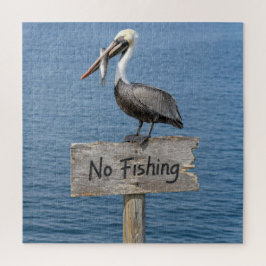 Pelikan mit Fisch auf einem Schild "Fischen verbot Puzzle