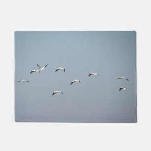 Pelikane im Flug Fußmatte