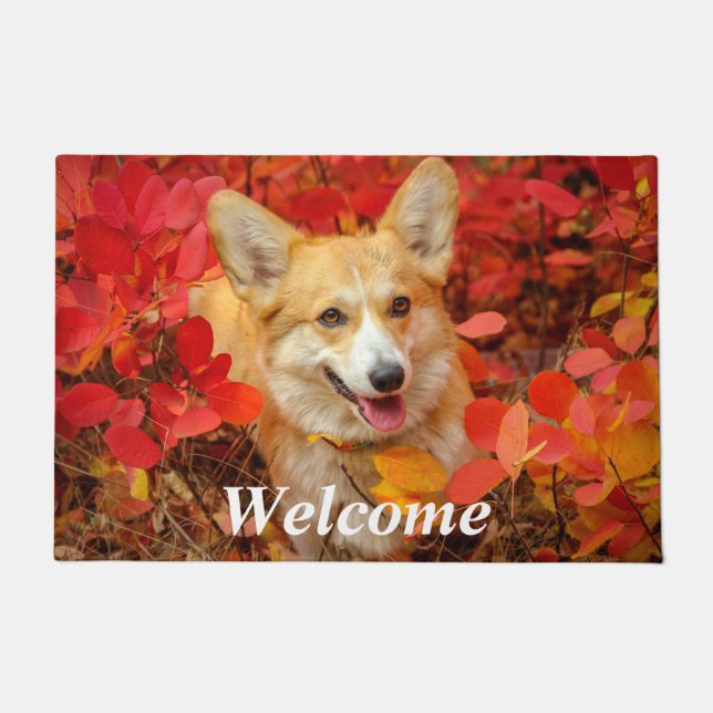 Pembroke Welsh Corgi Puppy Dog in Red Blätter Fußmatte (Vorderseite)