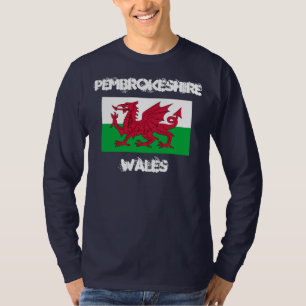 Pembrokeshire, Wales mit walisischer Flagge T-Shirt