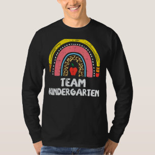Pencil Rainbow Team Kindergarten letzten Tag von S T-Shirt
