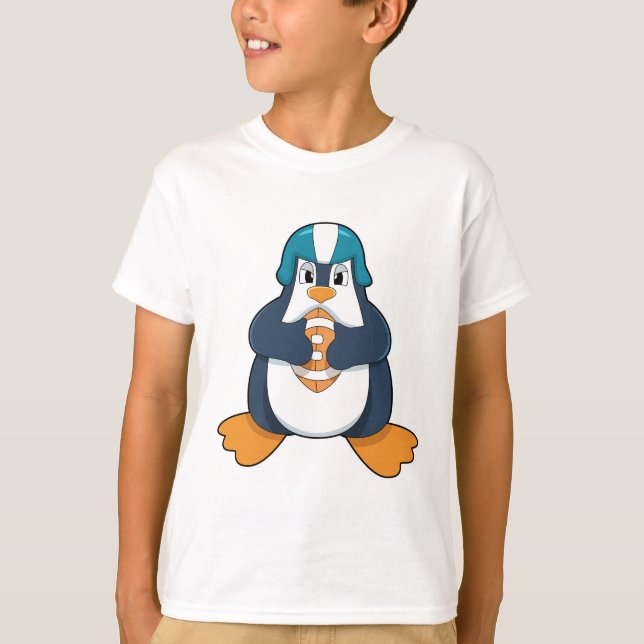 Penguin at Football Sports T-Shirt (Vorderseite)