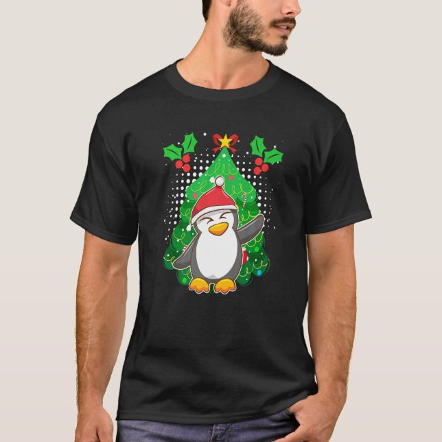 Penguin Christmas Penguin Fir Tree T-Shirt (Vorderseite)