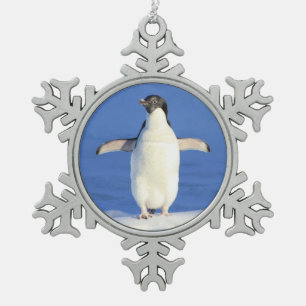 Penguin-Umarmung Schneeflocken Zinn-Ornament