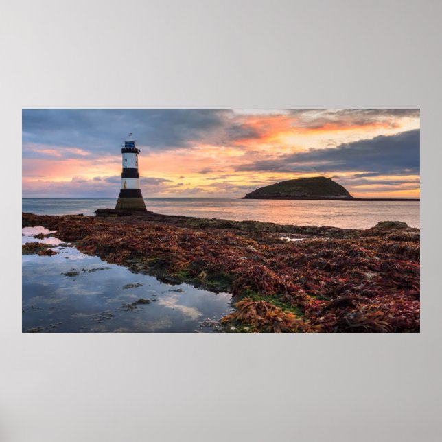 Penmon Lighthouse Sunrise | Puffsinsel Poster (Vorne)