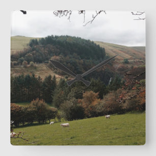 Pennant Valley Wales Quadratische Wanduhr