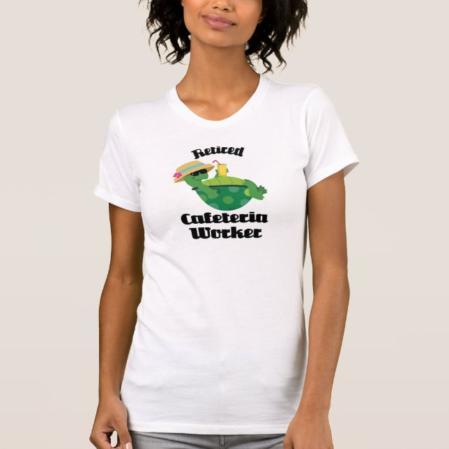 Pensionierte Cafeteria-Arbeitskraft (Schildkröte) T-Shirt (Vorderseite)
