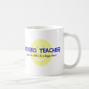 Pensionierter Lehrer ", der tut den glücklichen Tasse