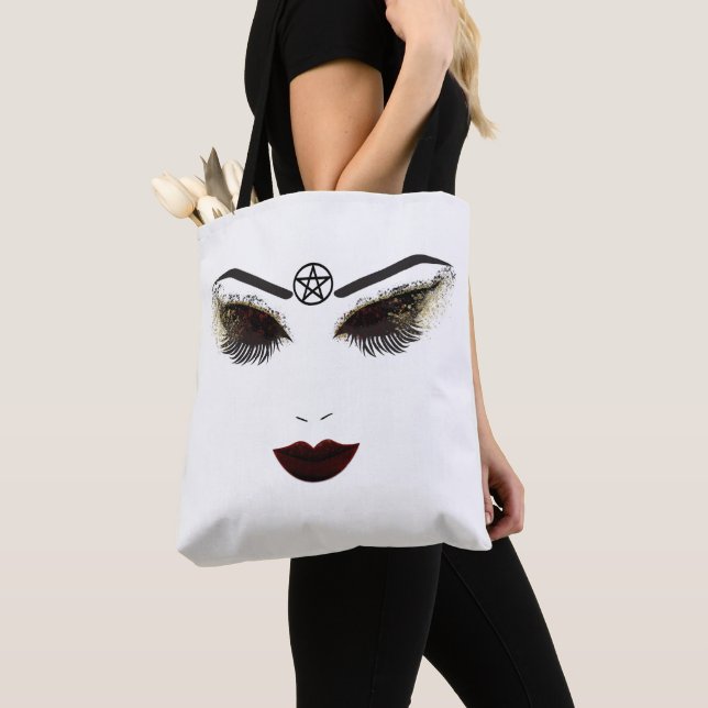 Pentagramm Beauty Face Lashes & Dark Lips Makeup (Von Nahem)