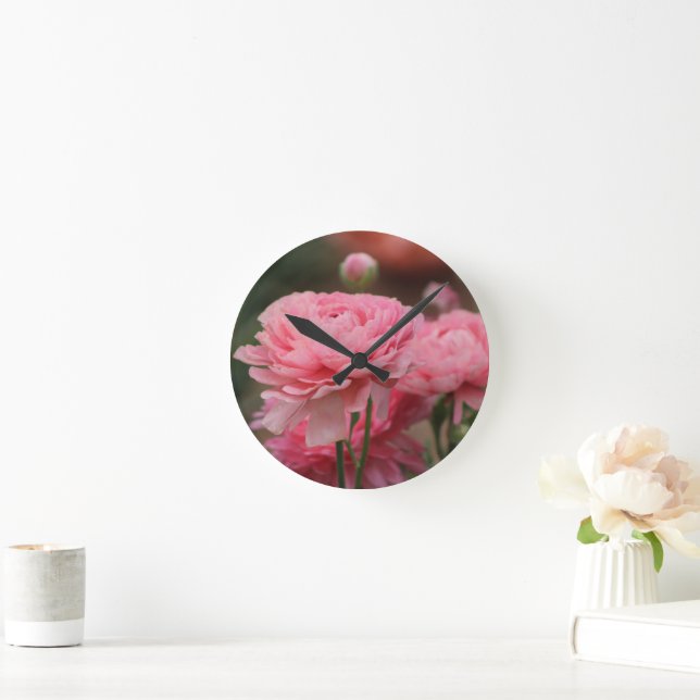 Peony Pink Ranunculus Closeup Runde Wanduhr (Zuhause)