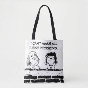 Peppermint Patty & Marcie an der Mauer