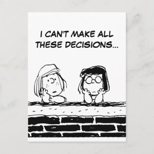 Peppermint Patty & Marcie an der Mauer Postkarte
