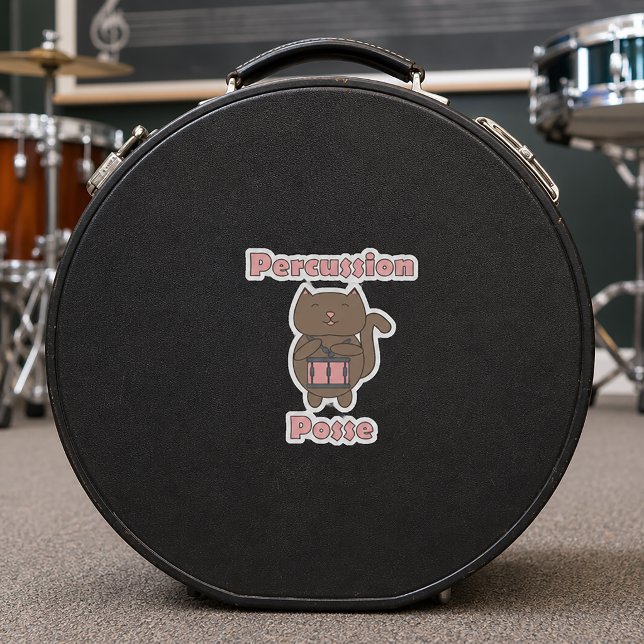 Percussion Posse - Süße lustige Schlagzeuger Katze Aufkleber (A die cut sticker with a snare drum playing cat and the text percussion posse.)