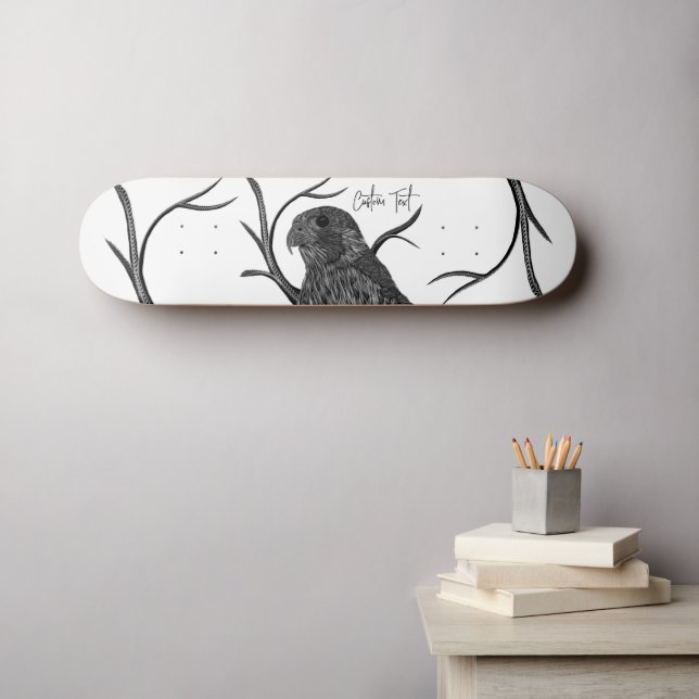 Peregrine Falcon in Baumzweigen mit Handschrift Skateboard (Wandkunst (Horz))